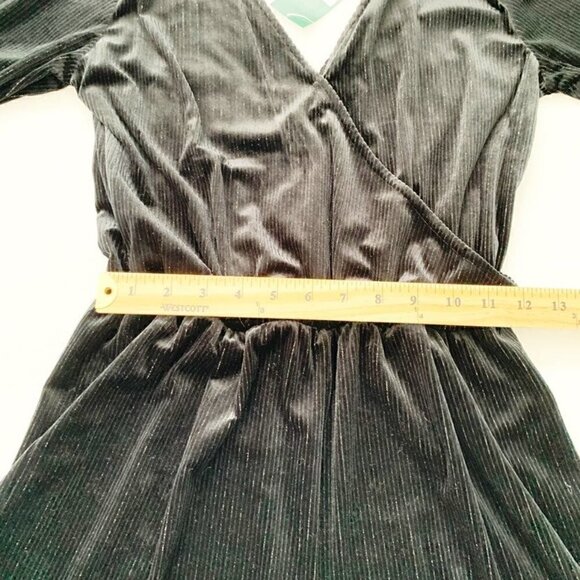 NEW Wild Fable black velvet long sleeve cross front shorts romper - Small - Picture 7 of 9